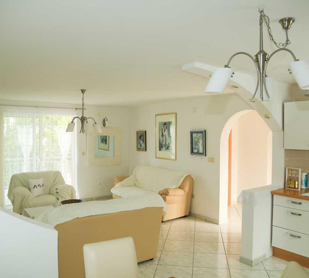 Adrian-Apartments-51511-Malinska-Otok-Krk Primorska 21 Екстериор снимка