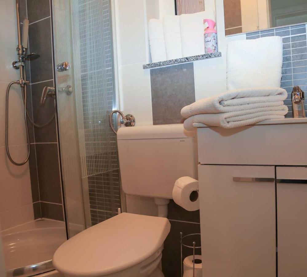 Adrian-Apartments-51511-Malinska-Otok-Krk Primorska 21 Екстериор снимка