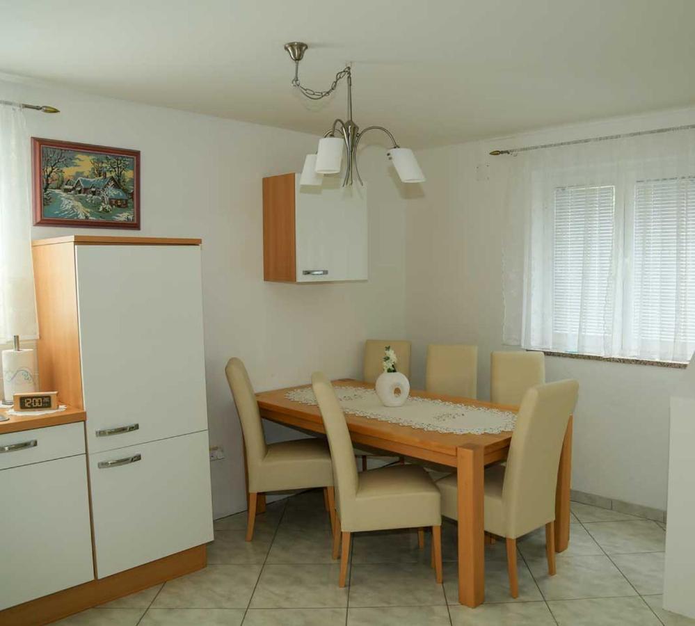 Adrian-Apartments-51511-Malinska-Otok-Krk Primorska 21 Екстериор снимка