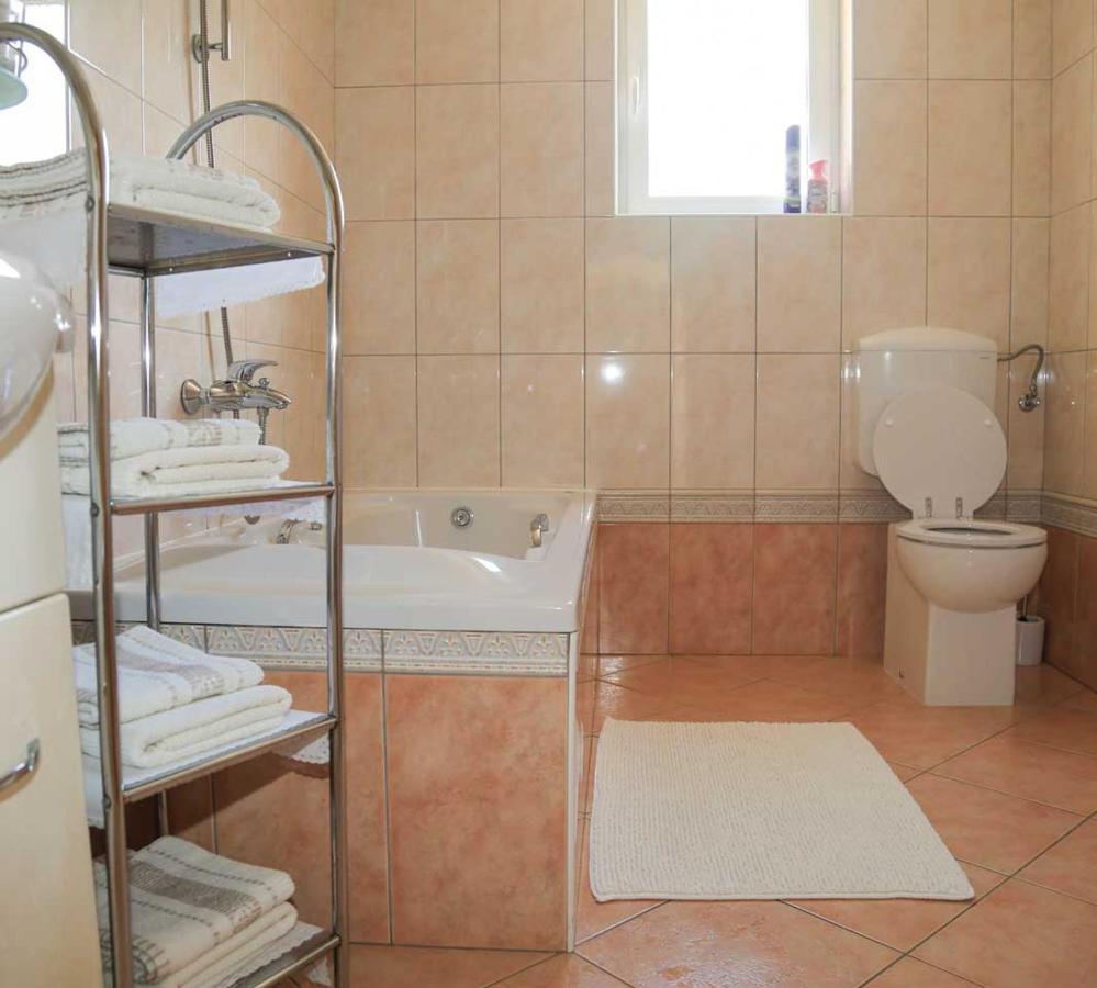 Adrian-Apartments-51511-Malinska-Otok-Krk Primorska 21 Екстериор снимка