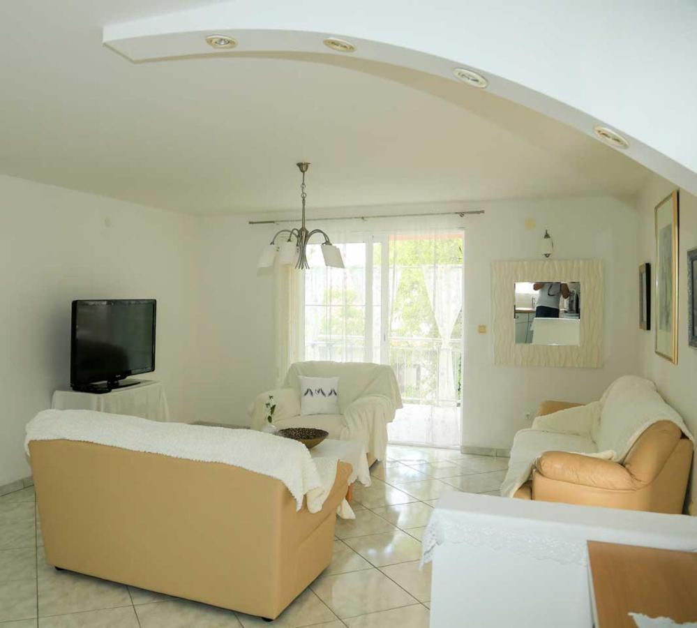 Adrian-Apartments-51511-Malinska-Otok-Krk Primorska 21 Екстериор снимка