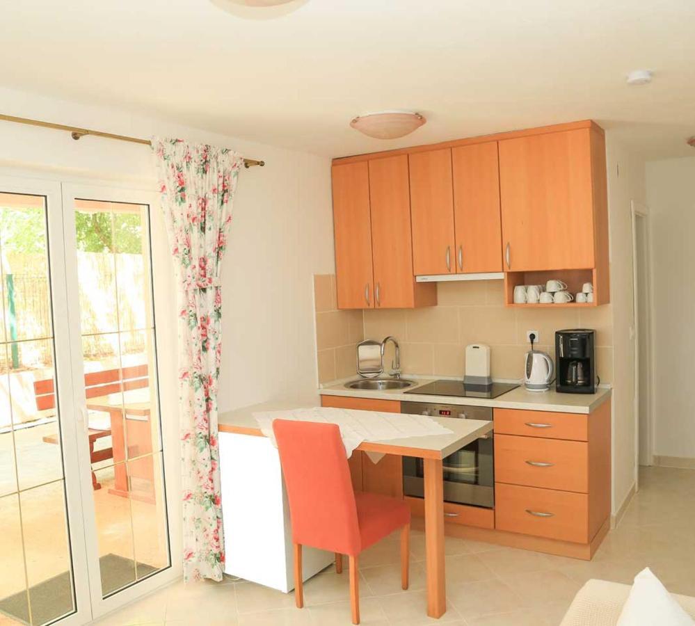 Adrian-Apartments-51511-Malinska-Otok-Krk Primorska 21 Екстериор снимка